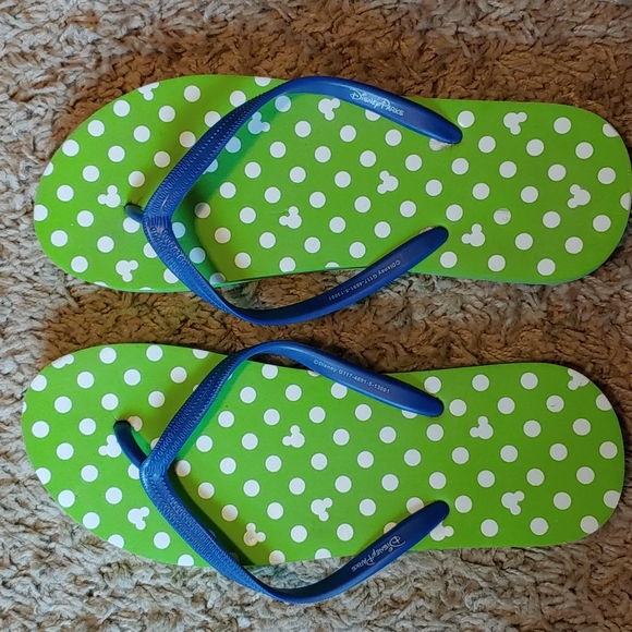 🌿Disney Park Flip Flops [7]🌿 - Picture 1 of 3